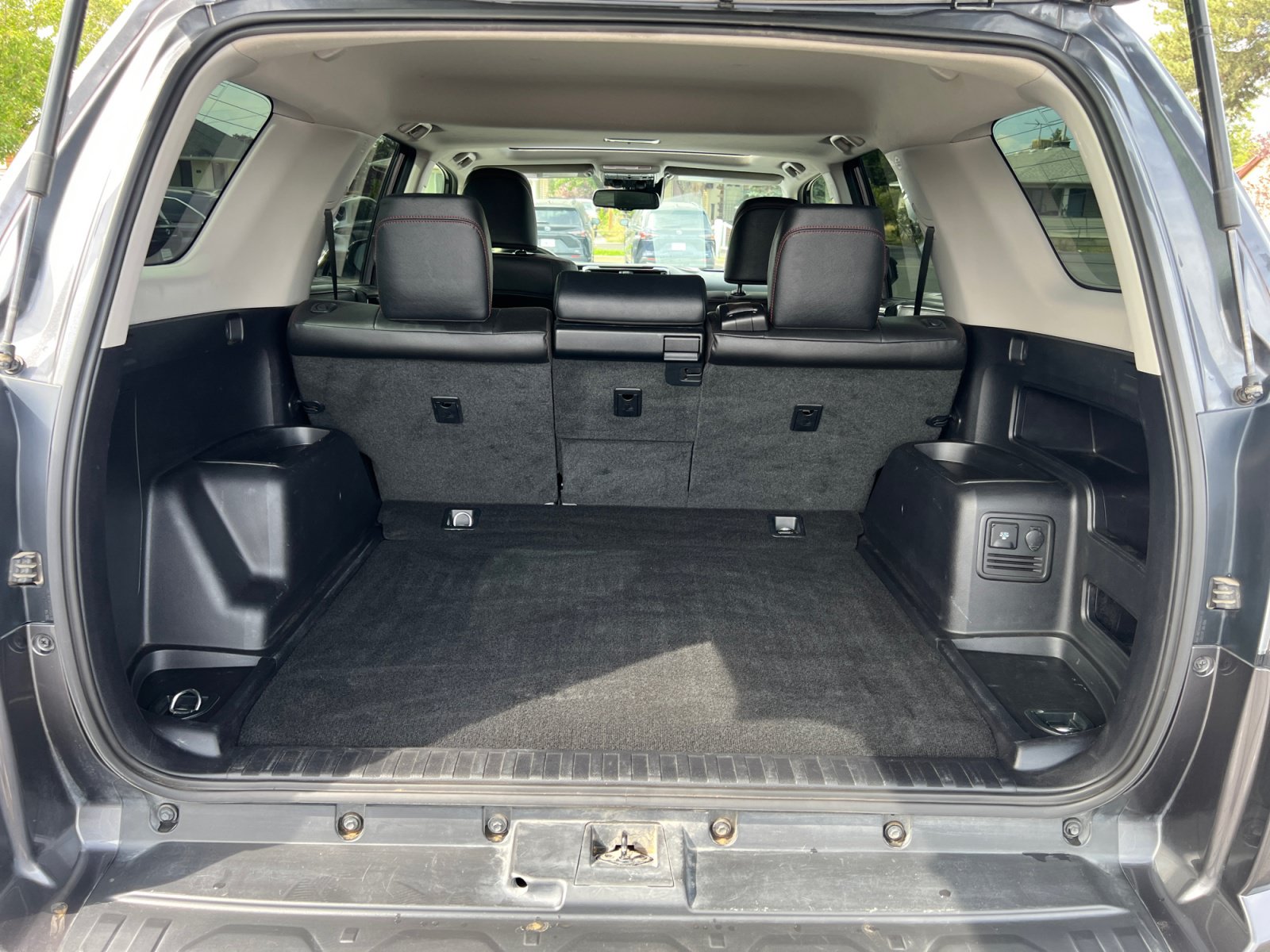 Used 2020 Toyota 4Runner TRD Off-Road Premium w/ Moonroof Package AWD/4WD image 26