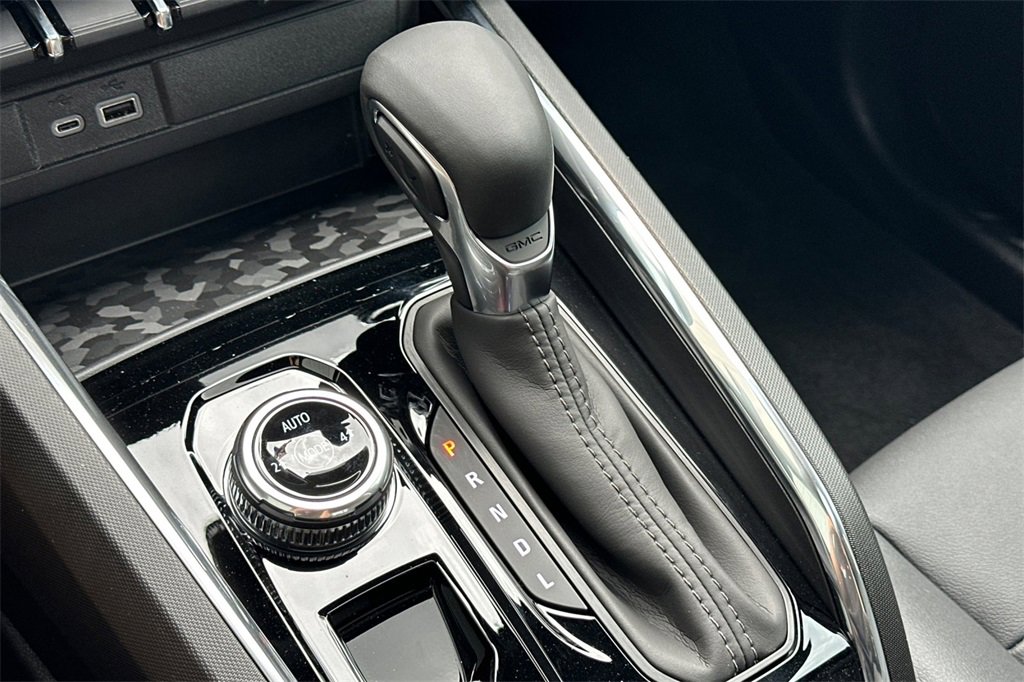 New 2025 GMC Canyon Elevation w/ Convenience Package image 18