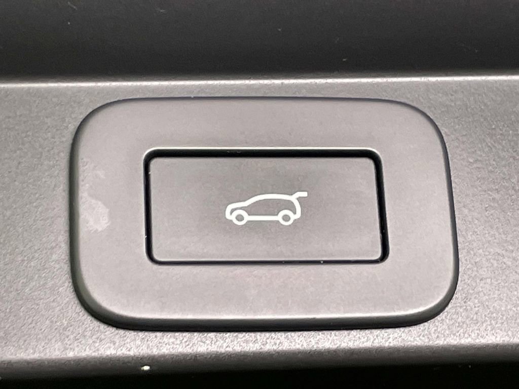 Used 2023 Land Rover Range Rover Autobiography AWD/4WD image 16