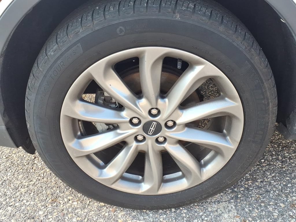 Used 2022 Lincoln Corsair AWD w/ Premium Package image 9