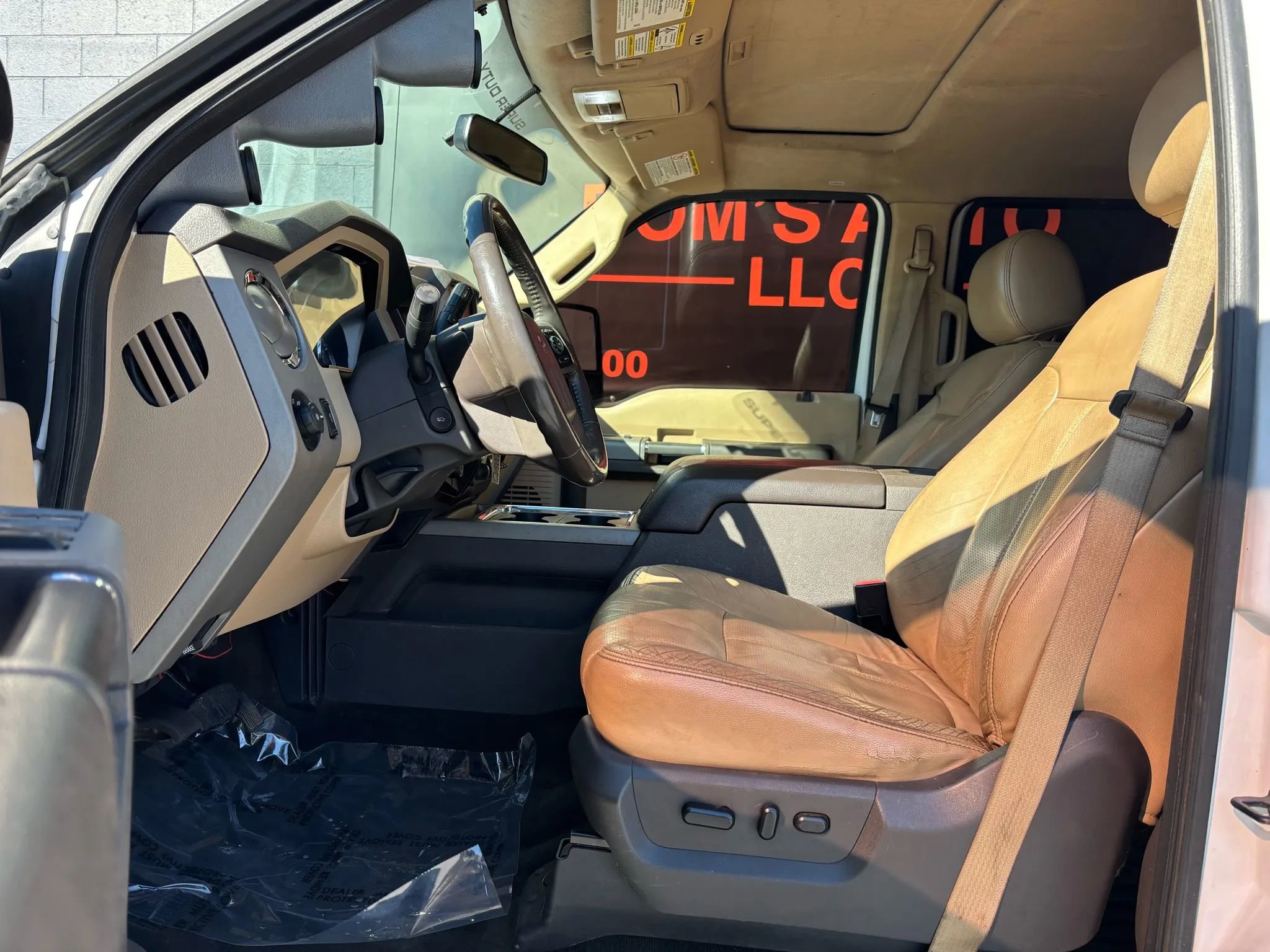 Used 2014 Ford F250 Lariat w/ Lariat Chrome Package image 17