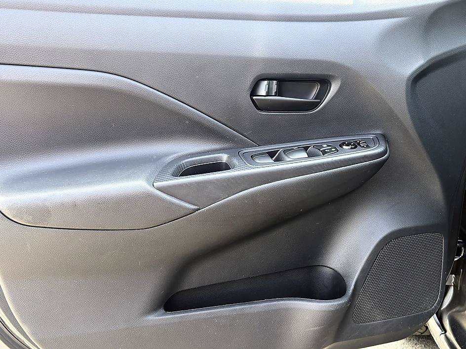 Used 2025 Nissan Versa S FWD image 15