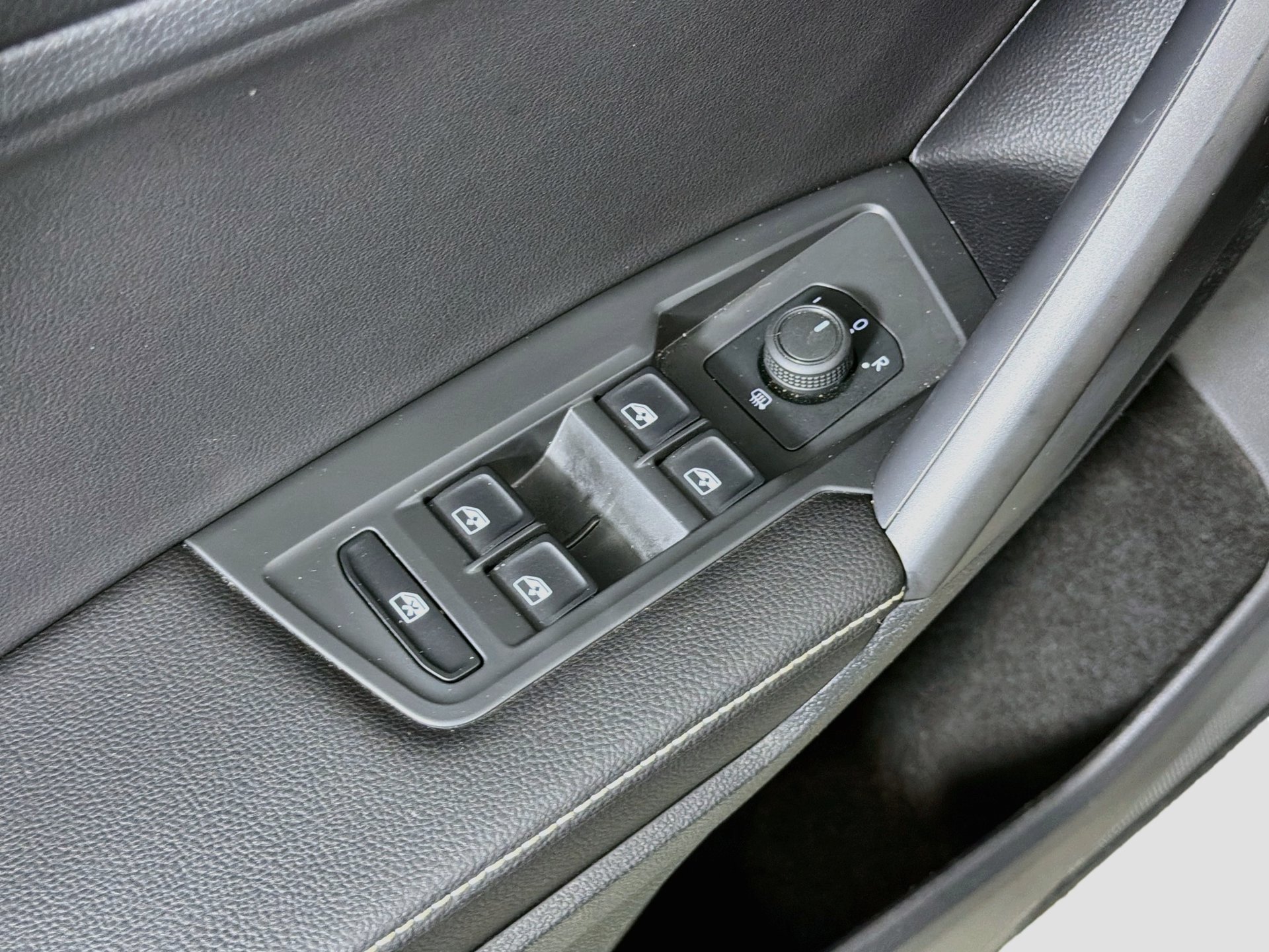 Certified 2023 Volkswagen Tiguan S FWD image 17