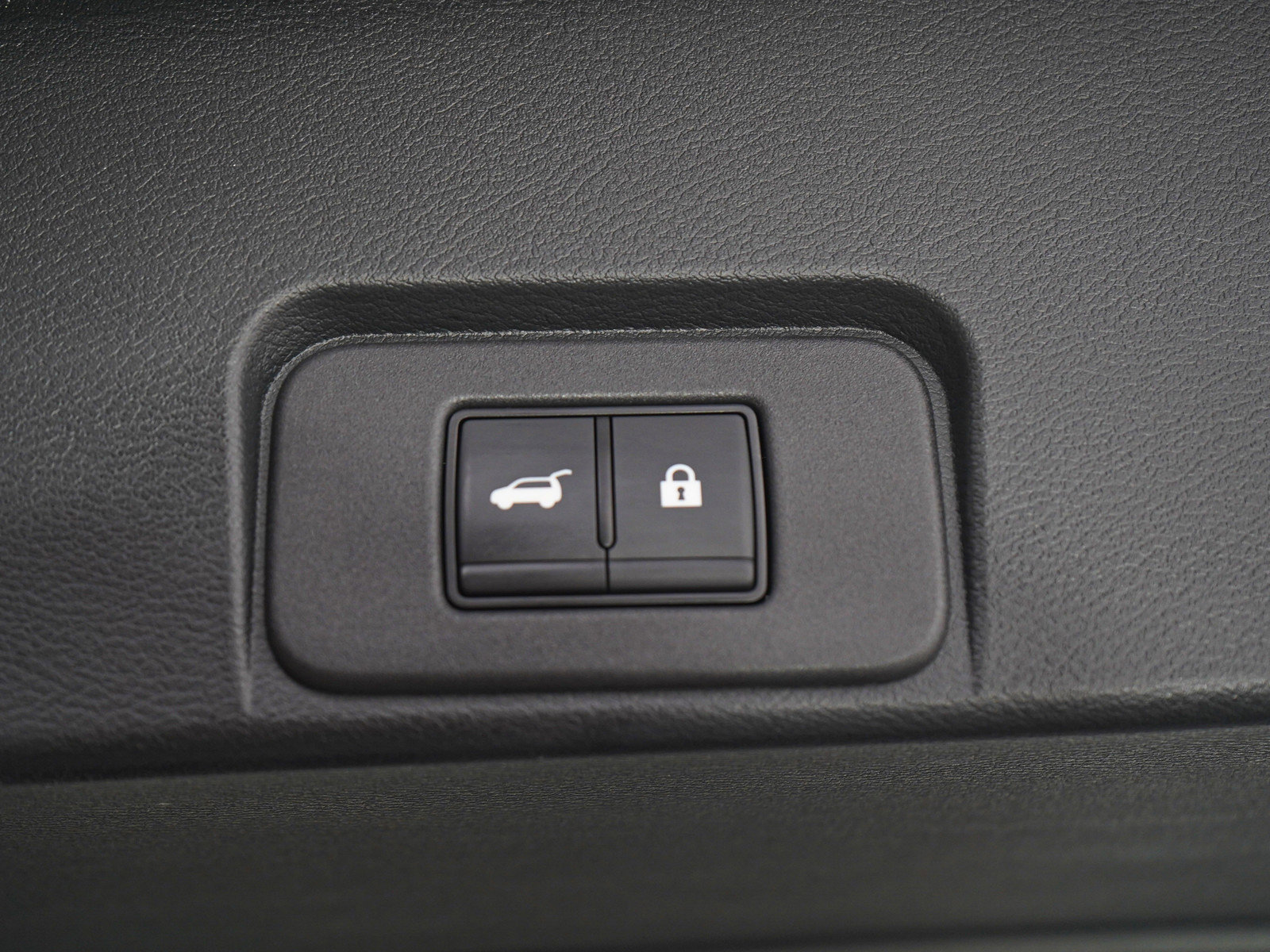 Used 2025 Nissan Rogue SL w/ SL Premium Package image 11