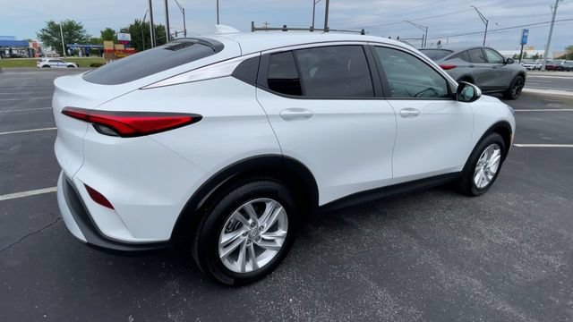 Used 2024 Buick Envista Sport Touring w/ Convenience I Package FWD image 2