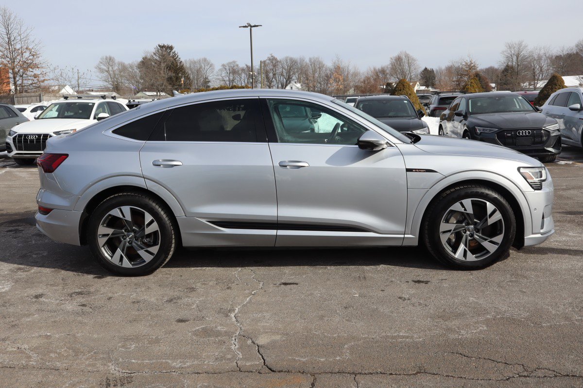 Used 2020 Audi e-tron Premium Plus image 4