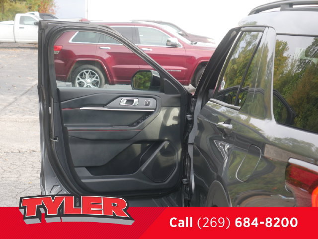 Used 2025 Ford Explorer ST AWD/4WD image 19