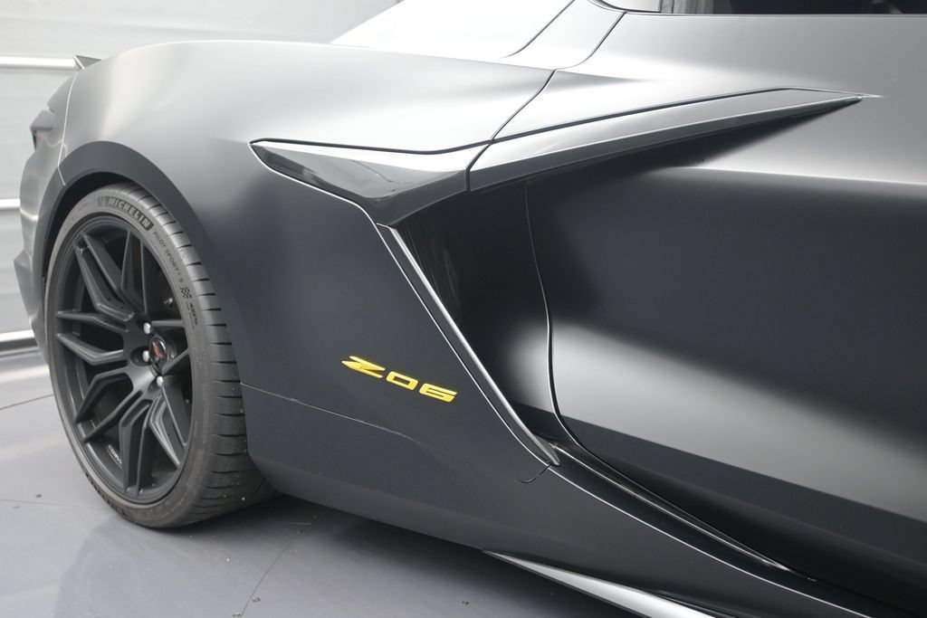 Used 2025 Chevrolet Corvette Z06 RWD image 10