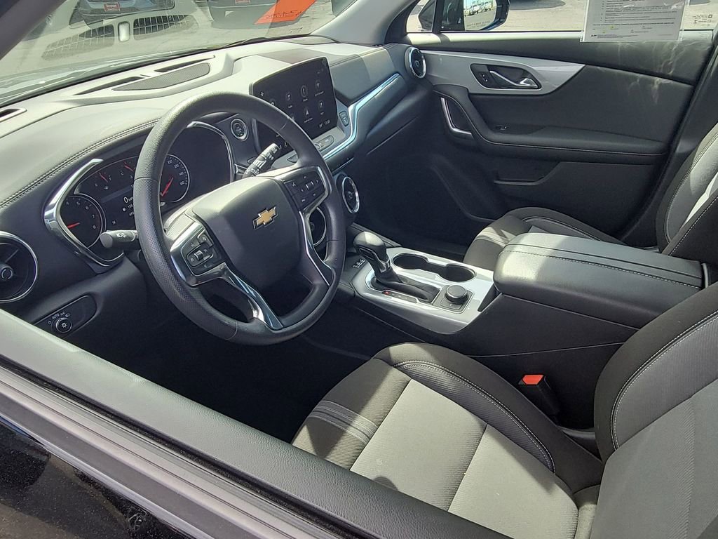 Used 2025 Chevrolet Blazer LT w/ Convenience Package image 10