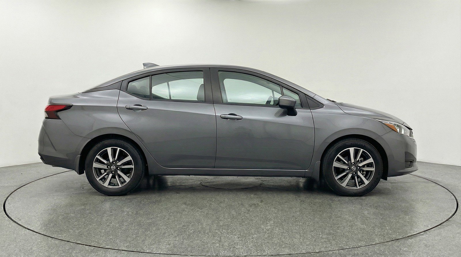 Used 2025 Nissan Versa SV image 11