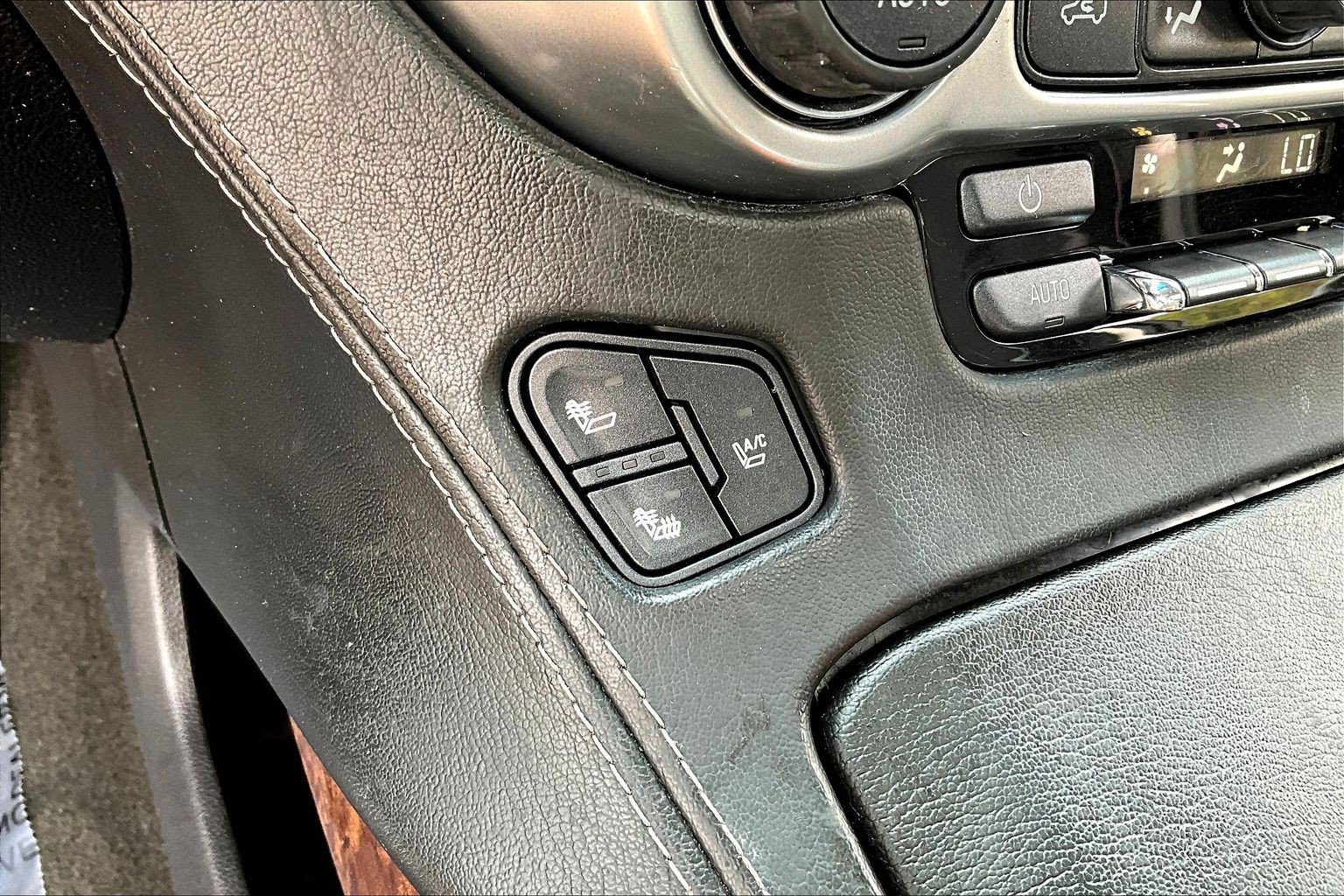 Used 2016 Chevrolet Suburban LTZ AWD/4WD image 41