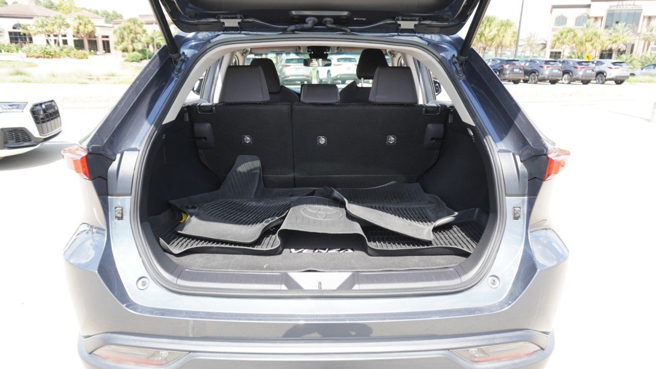 Used 2021 Toyota Venza LE w/ Carpet Mat Package (TMS) AWD/4WD image 37