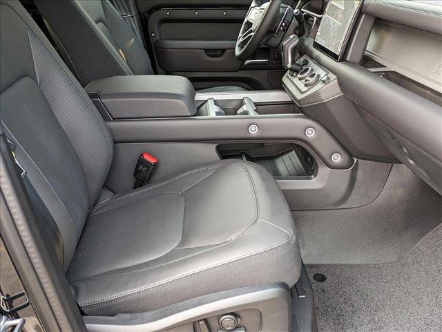 New 2025 Land Rover Defender 110 V8 image 18