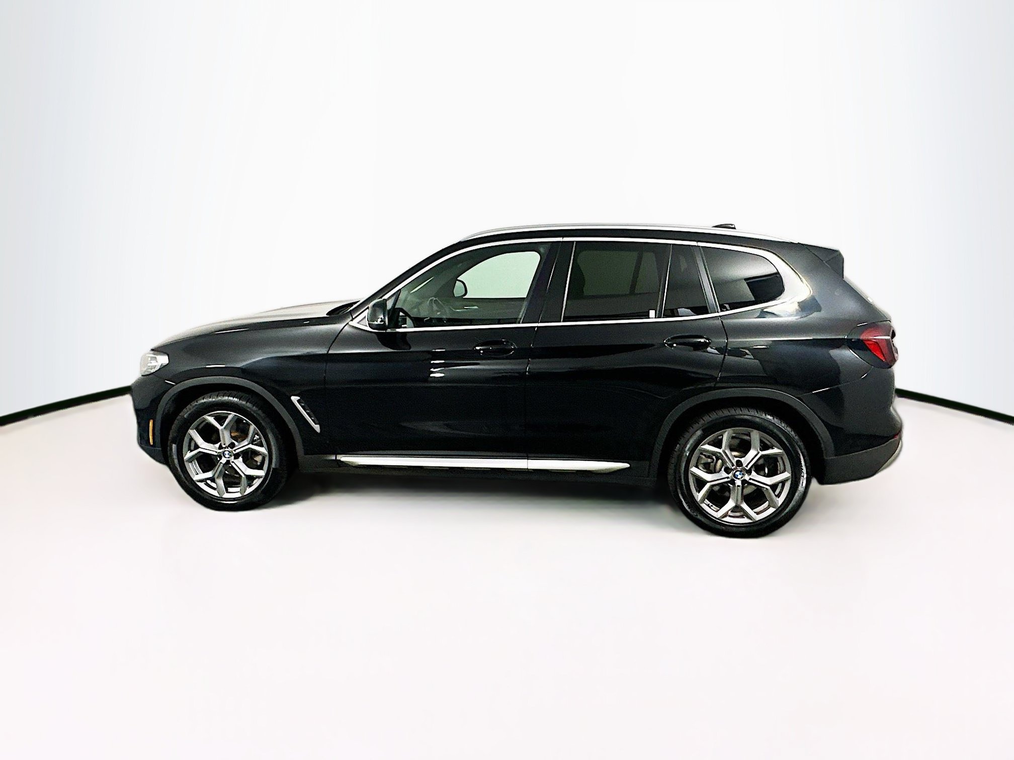 Used 2024 BMW X3 sDrive30i RWD image 4