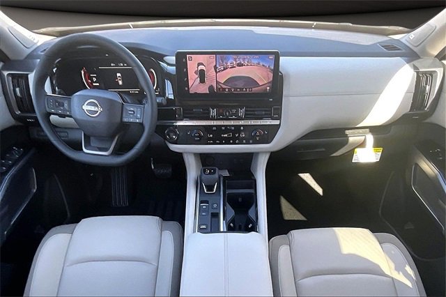 New 2026 Nissan Pathfinder SL image 5