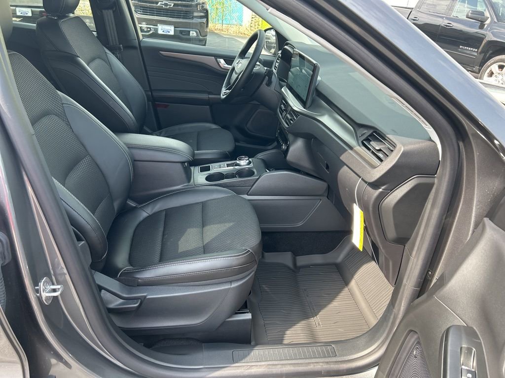 New 2025 Ford Escape SE image 23