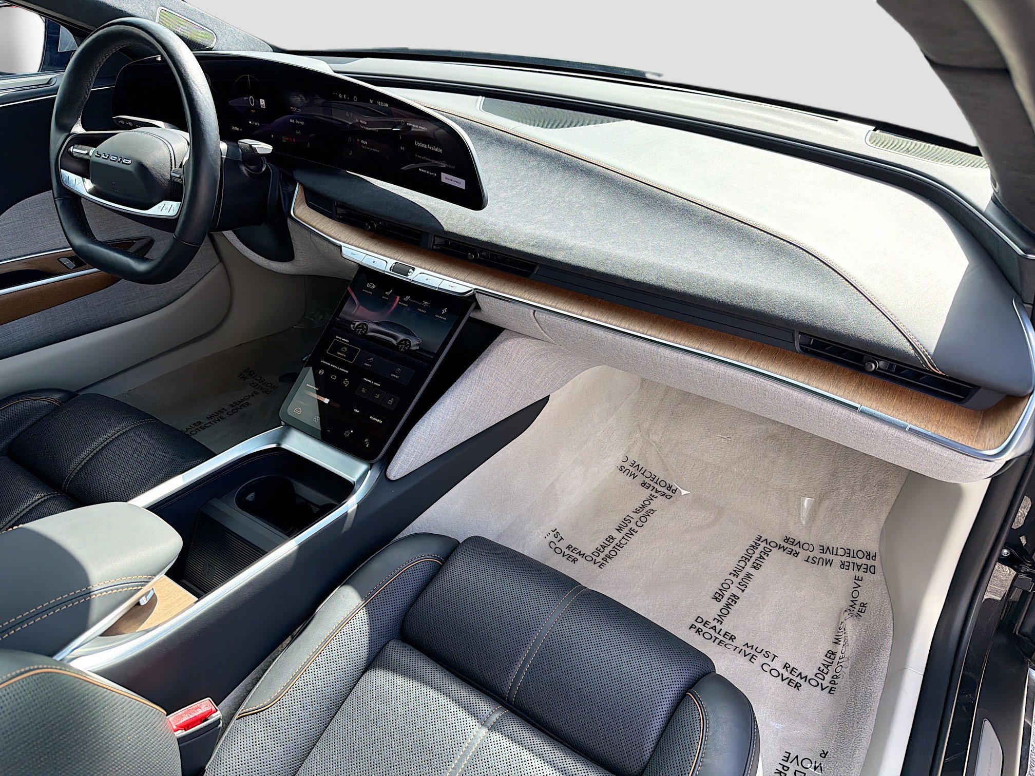 Used 2023 Lucid Air Grand Touring image 14