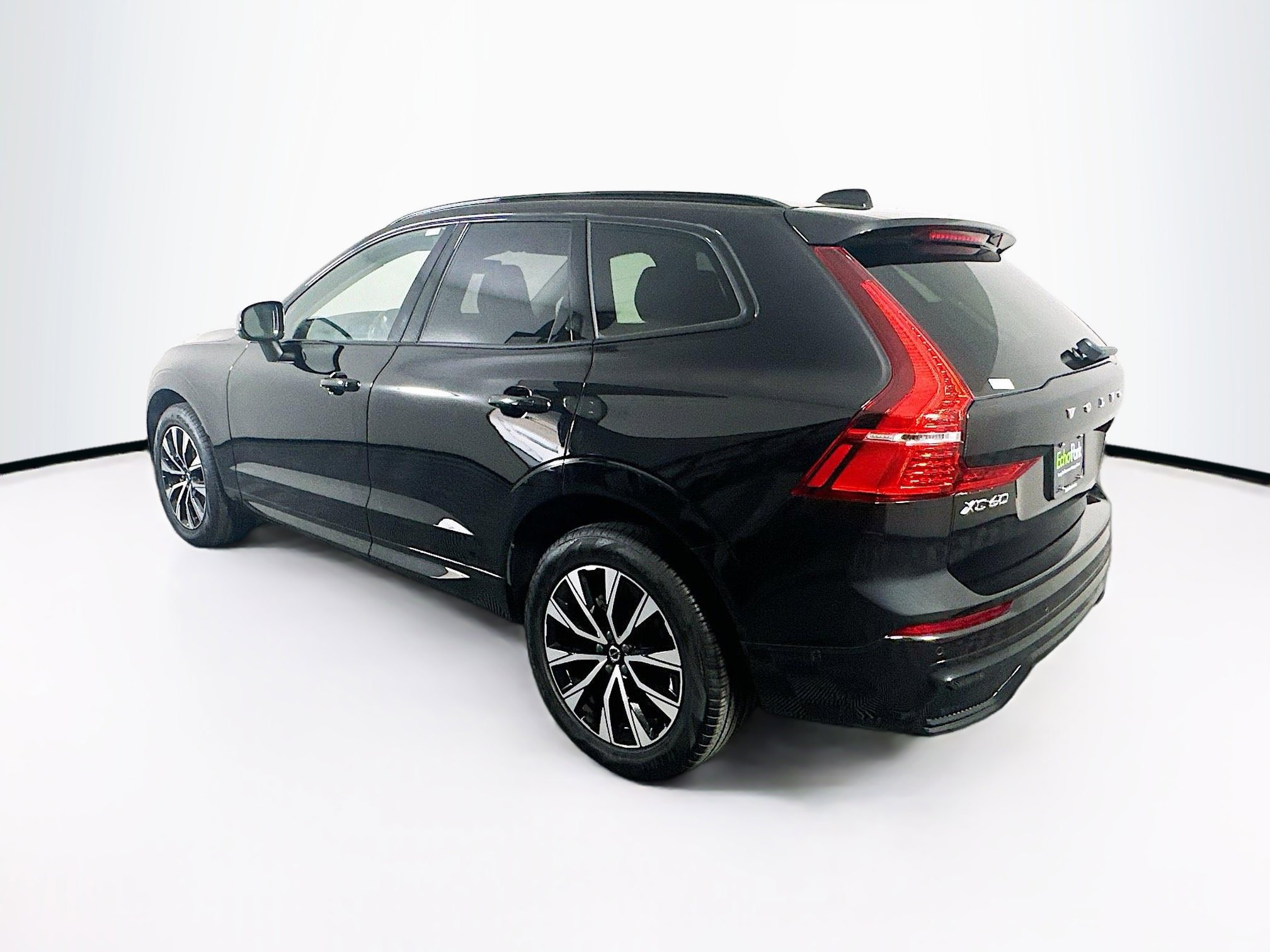 Used 2025 Volvo XC60 B5 Plus image 5
