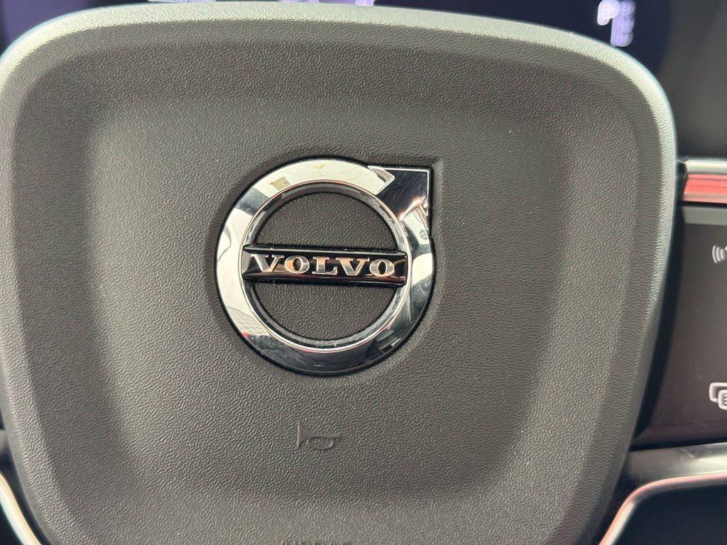 Certified 2023 Volvo C40 Recharge Core w/ Protection Package Premier AWD/4WD image 27