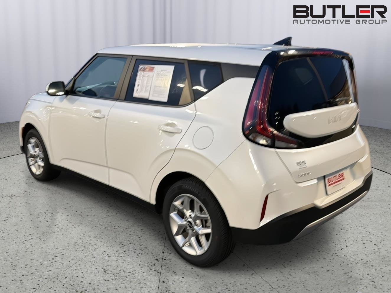 Used 2024 Kia Soul LX w/ Option Group 015 FWD image 4