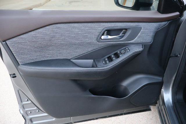 Certified 2023 Nissan Rogue SV image 16