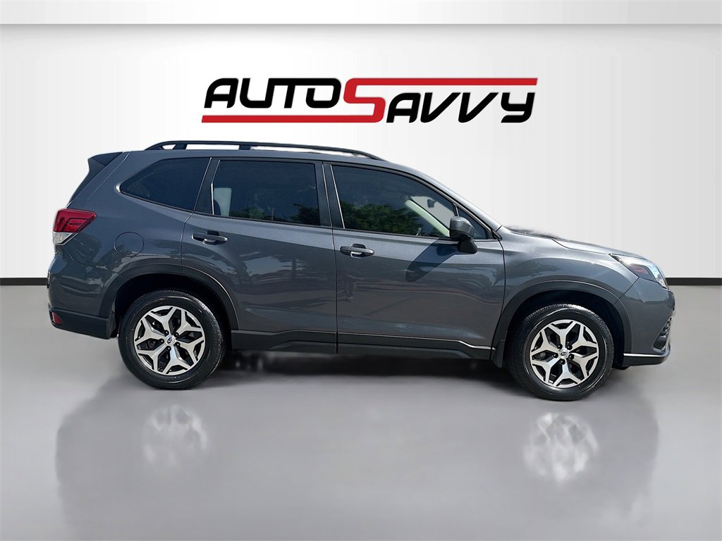 Used 2024 Subaru Forester Premium image 8
