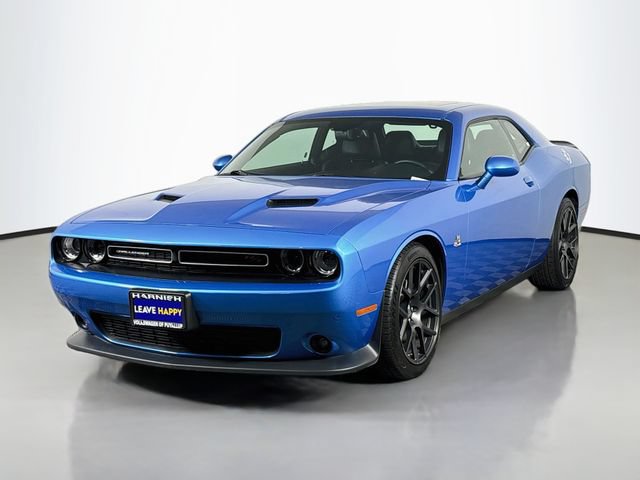 Used 2016 Dodge Challenger R/T Scat Pack w/ Leather Interior Group RWD image 3