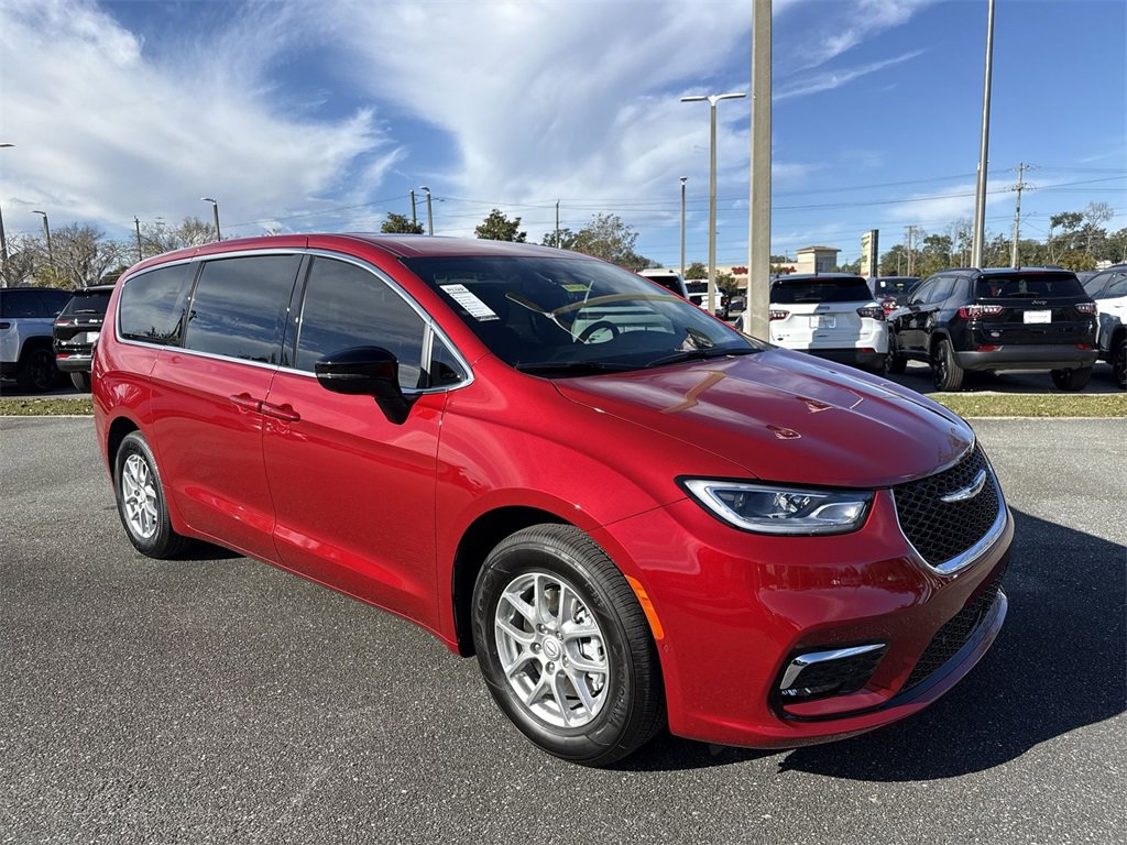 New 2026 Chrysler Pacifica Select