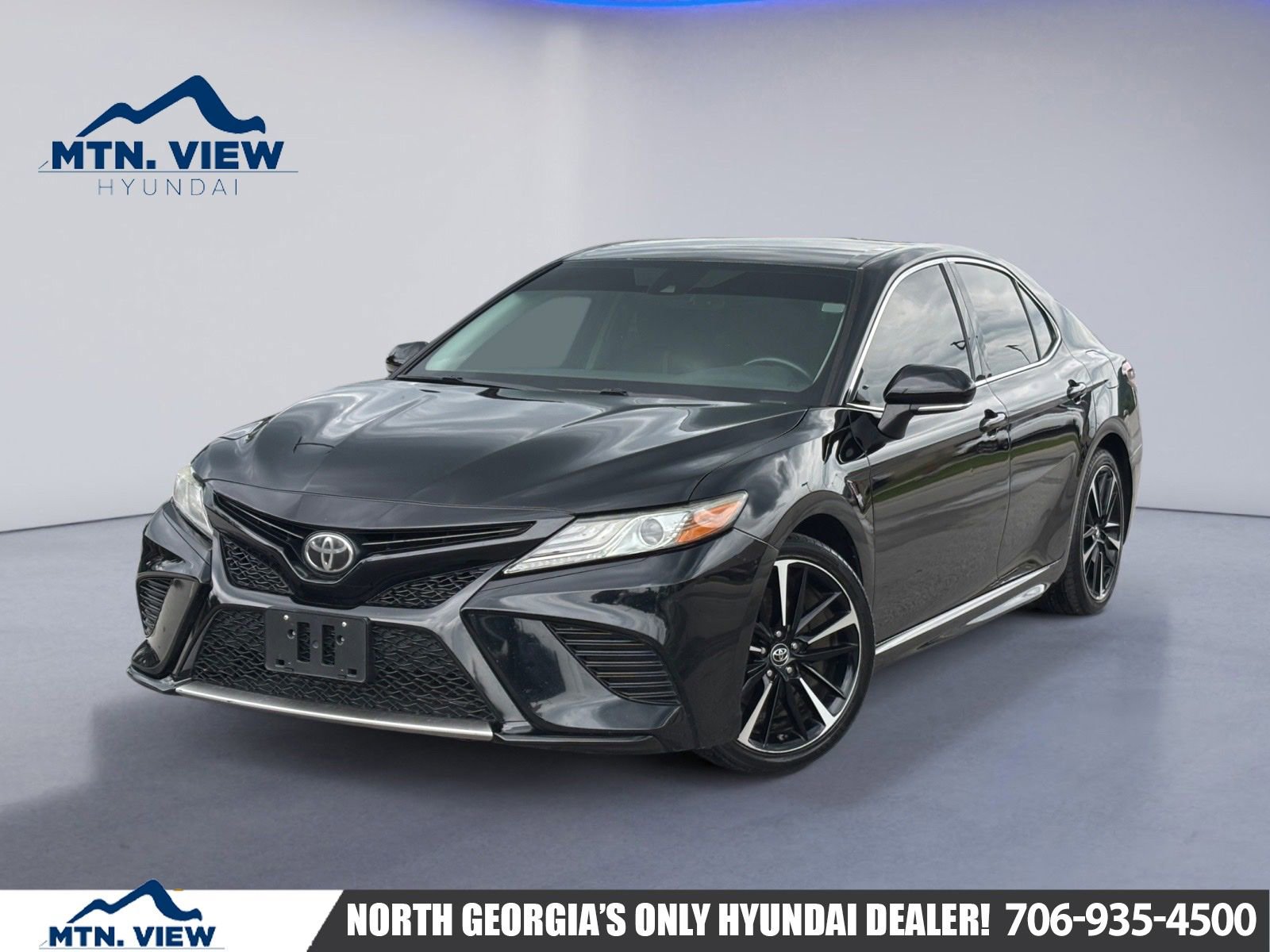Used 2019 Toyota Camry XSE FWD image 1