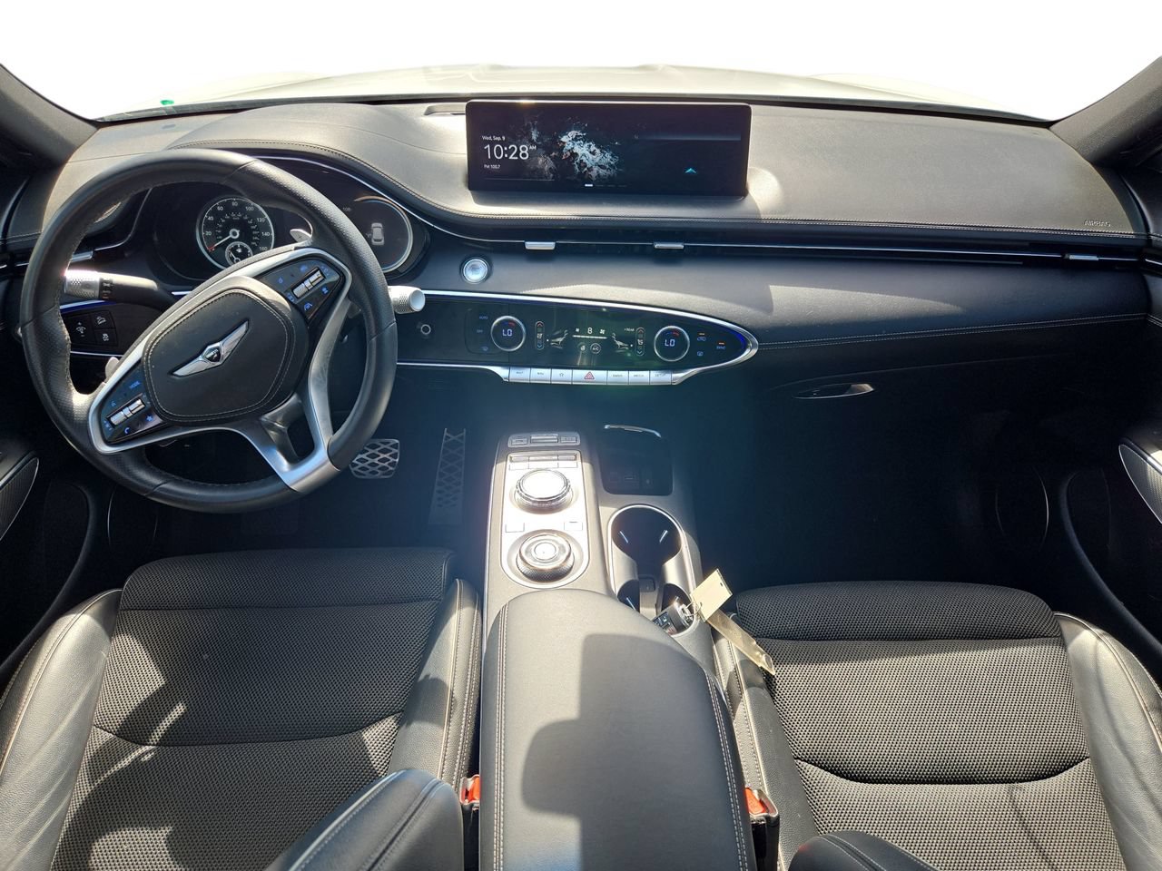 Used 2022 Genesis GV70 2.5T w/ Sport Prestige Package AWD/4WD image 9