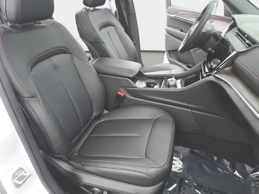 New 2026 Jeep Grand Cherokee Limited AWD/4WD image 10