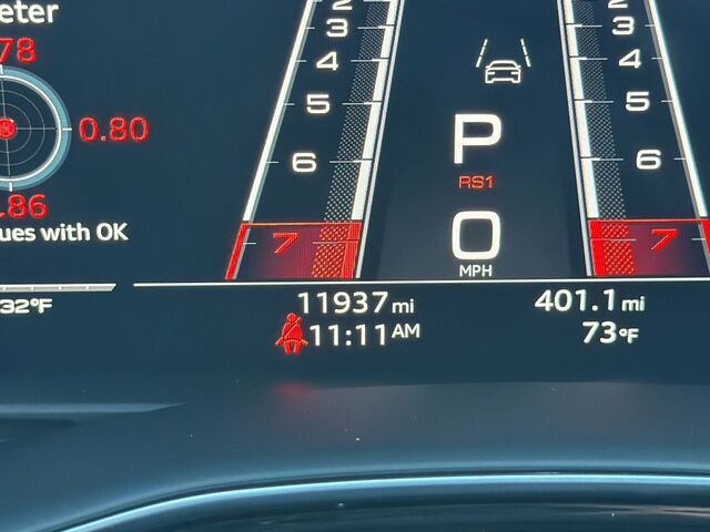 Used 2024 Audi RS Q8 image 34