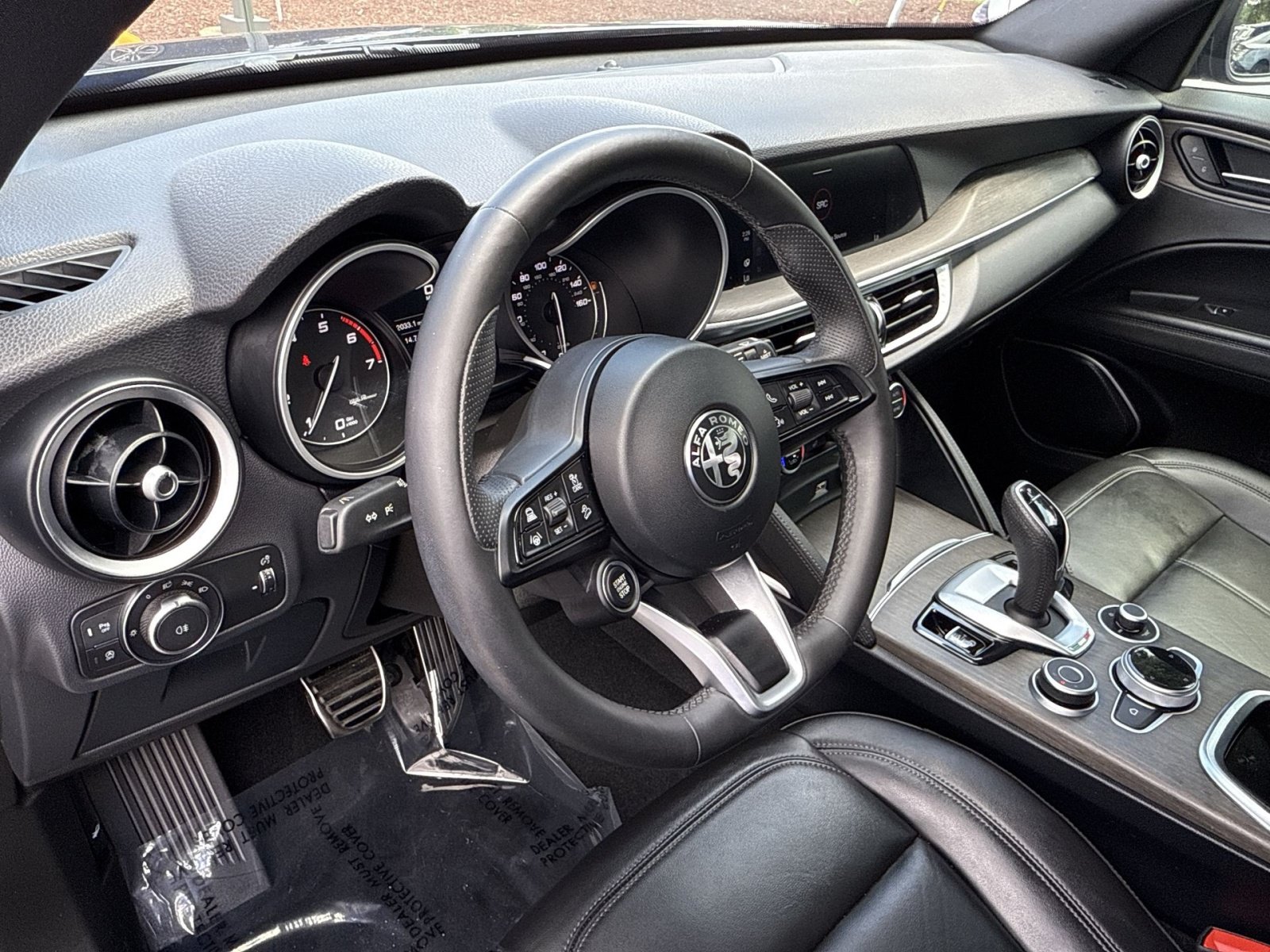 Used 2023 Alfa Romeo Stelvio Ti w/ Active Assist Plus Package AWD/4WD image 16