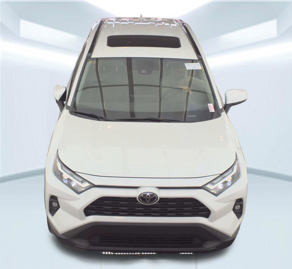 Used 2023 Toyota RAV4 XLE Premium FWD image 4