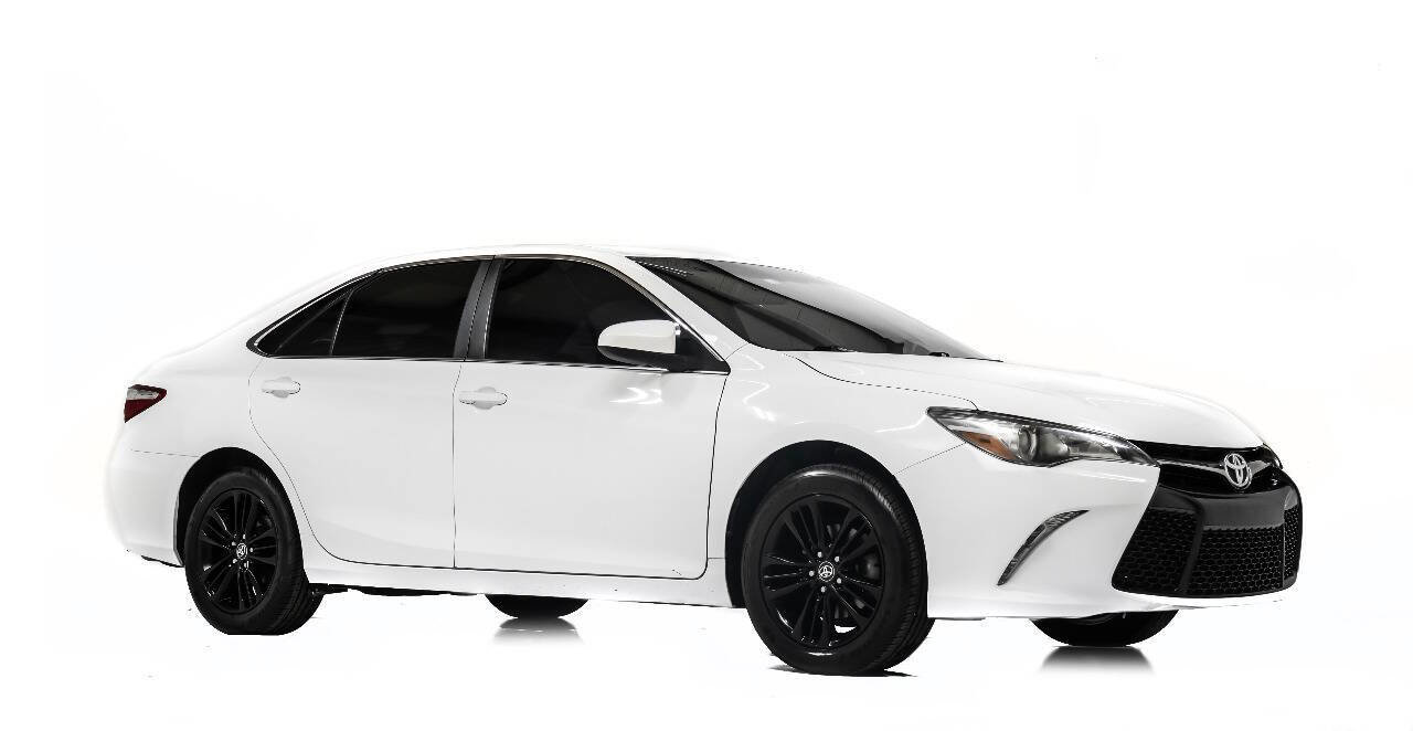 Used 2017 Toyota Camry SE