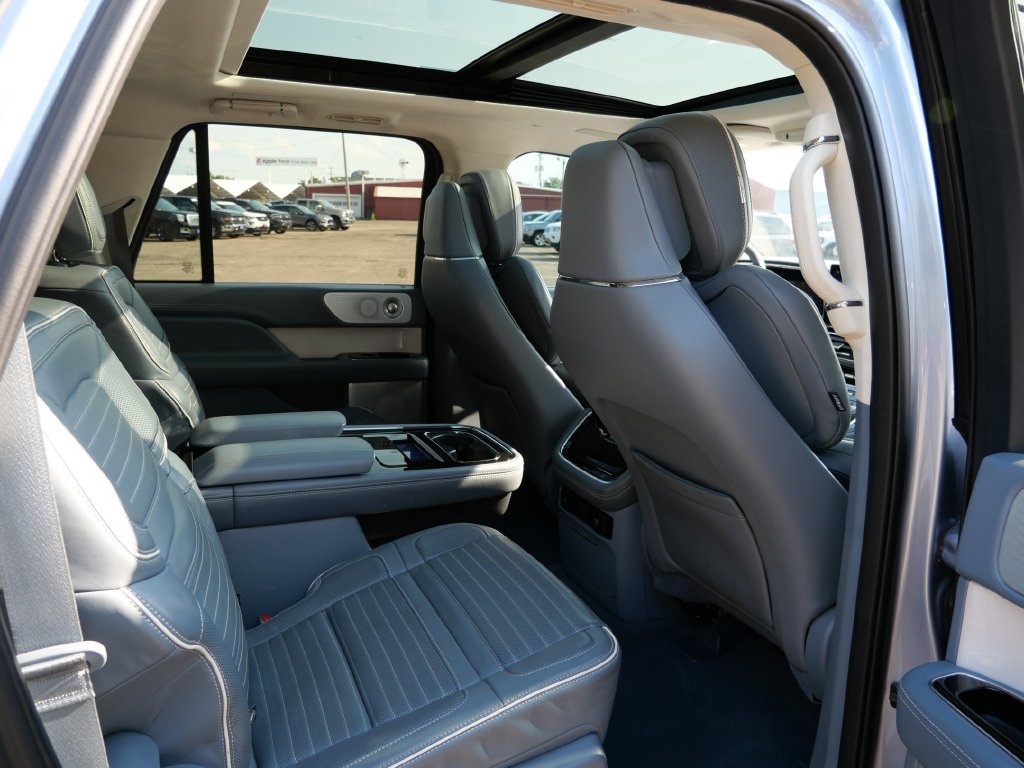 Used 2024 Lincoln Navigator L Black Label AWD/4WD image 13