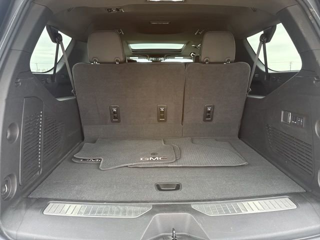 Used 2024 GMC Yukon XL Denali w/ Advanced Technology Package image 19