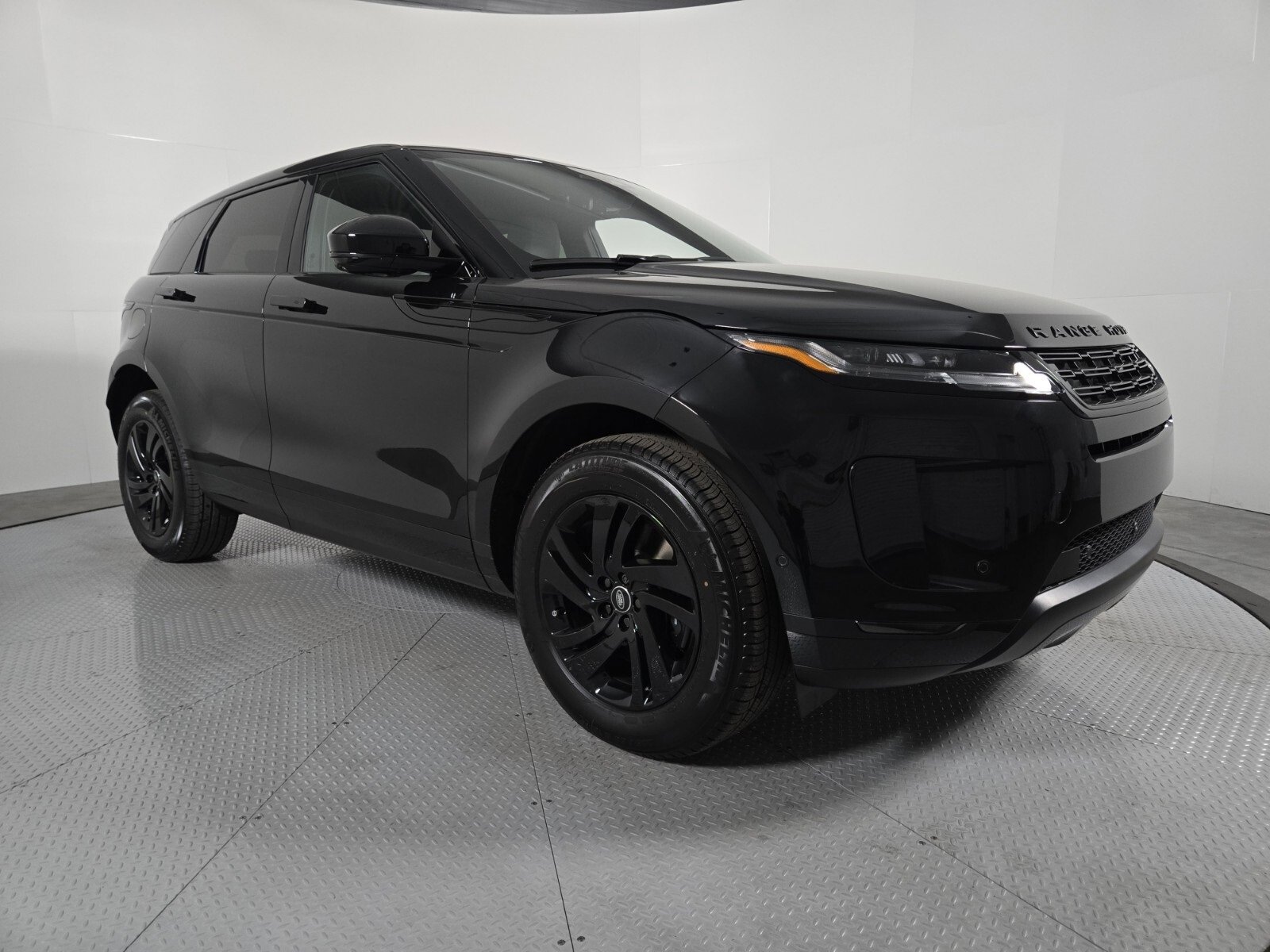 New 2026 Land Rover Range Rover Evoque S image 3