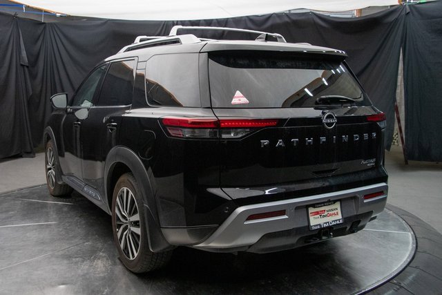 Used 2024 Nissan Pathfinder Platinum w/ Cargo Package image 10