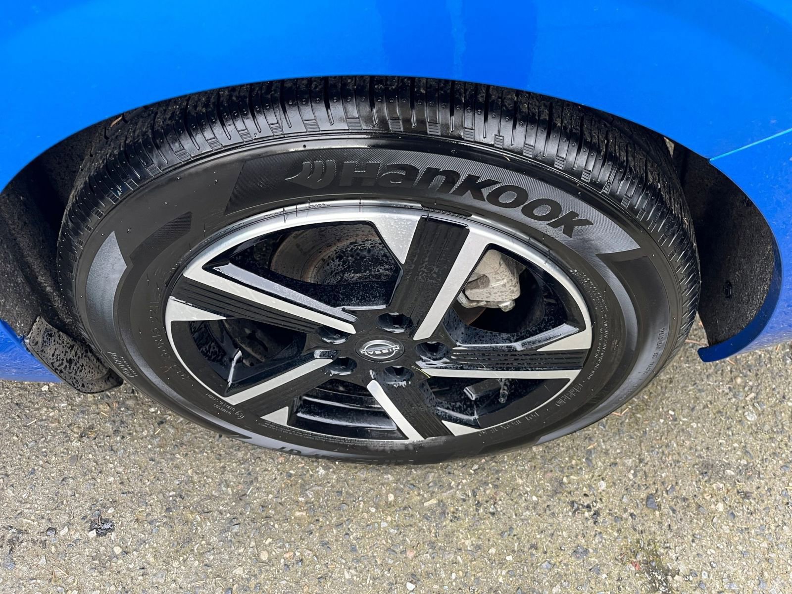 Used 2025 Nissan Sentra SV FWD image 30