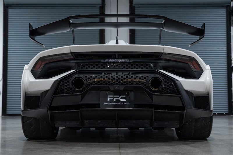 Used 2022 Lamborghini Huracan STO RWD image 69