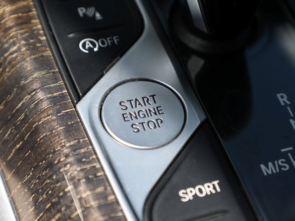 Used 2021 BMW 330i Sedan w/ Convenience Package image 29