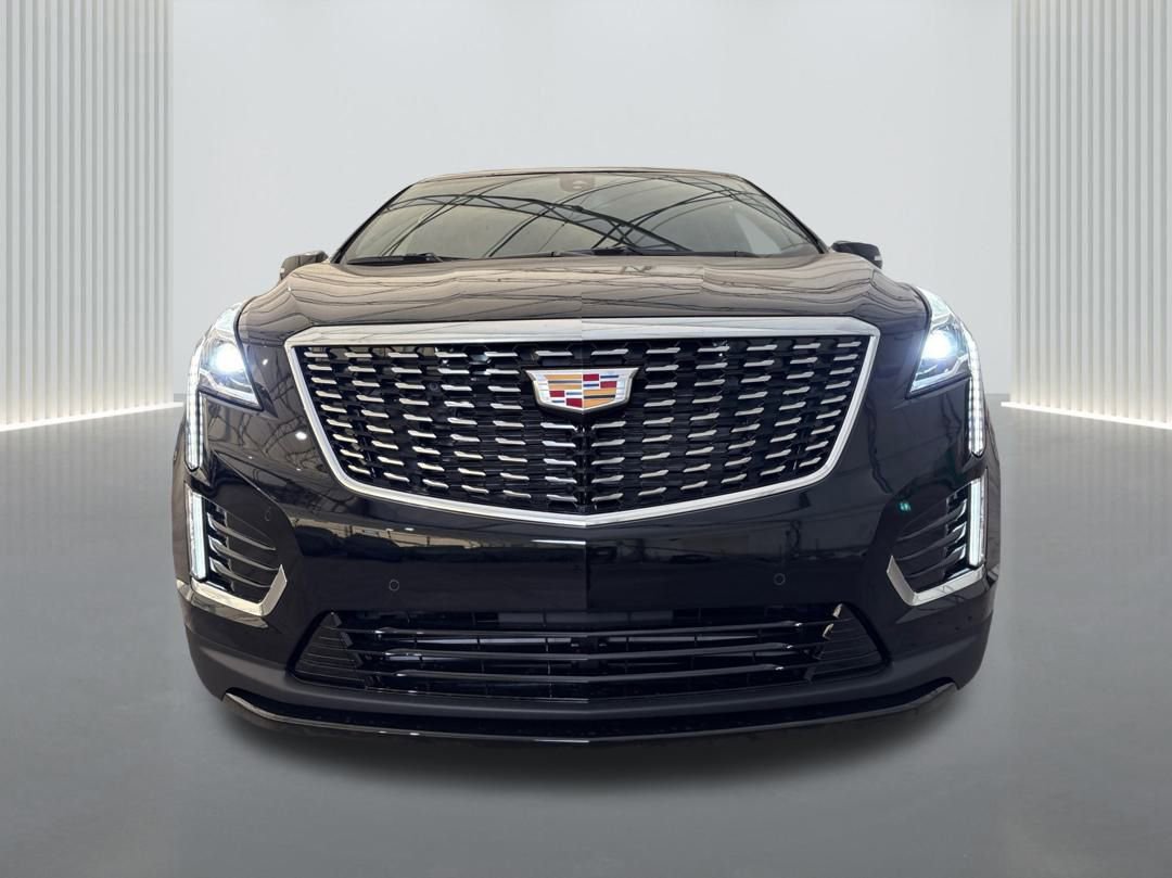 New 2025 Cadillac XT5 Luxury image 2
