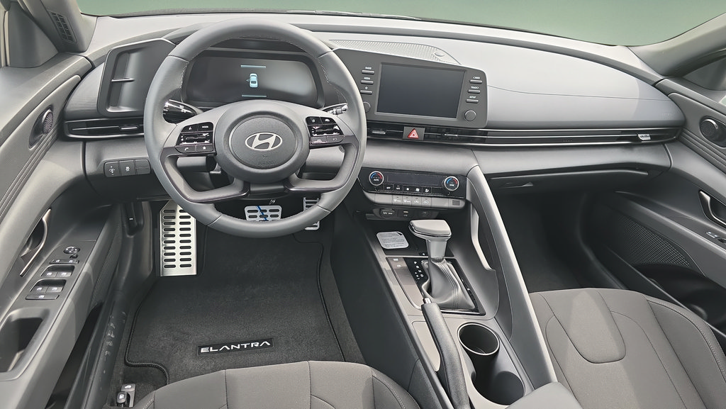 New 2026 Hyundai Elantra Sport w/ Cargo Package FWD image 18