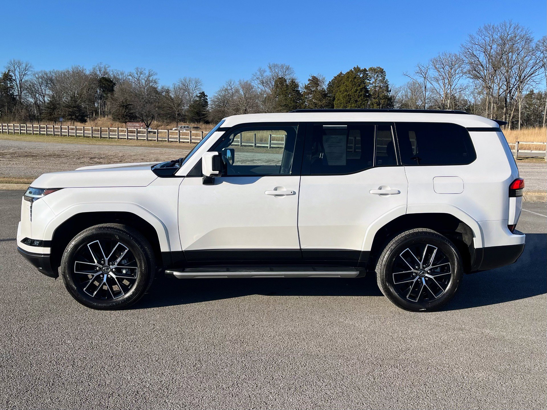 Used 2024 Lexus GX 550 w/ Accessory Package (Z1) image 8