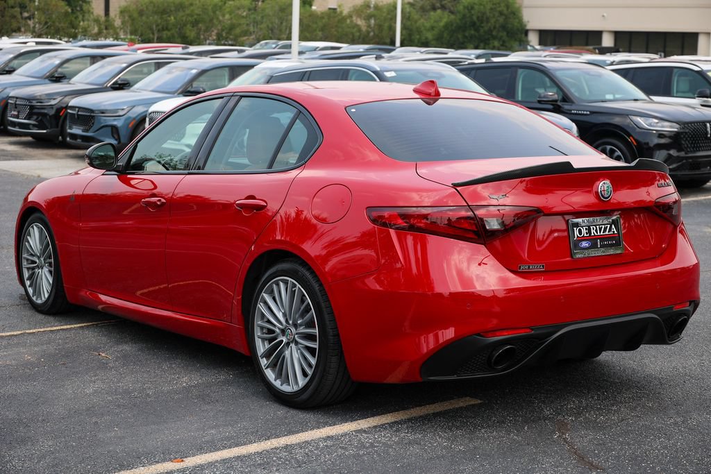 Used 2020 Alfa Romeo Giulia w/ Quick Order Package 22K Sport RWD image 12