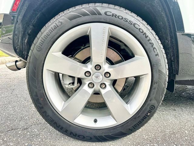 New 2025 Land Rover Defender 110 X-Dynamic SE image 10