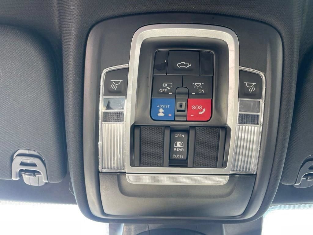 Used 2023 RAM 1500 Laramie AWD/4WD image 23