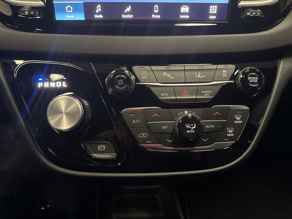 New 2026 Chrysler Voyager LX image 22