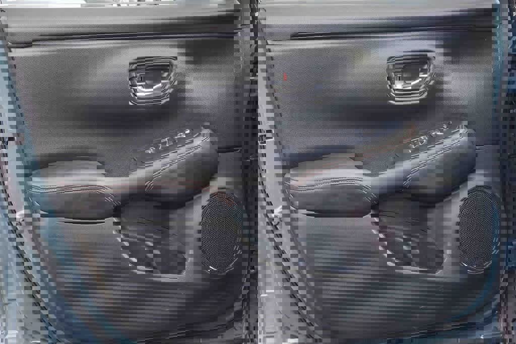 Used 2025 Honda HR-V Sport image 19